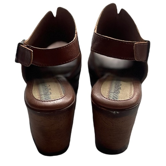 b.ø.c. by Born Sheila Clog Sandals - Picture 6 of 9